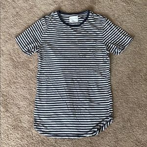 Long Scalloped Striped Gray and White Tee